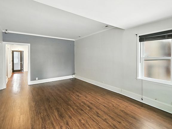 3rd image of 2832 N 75th Ave
