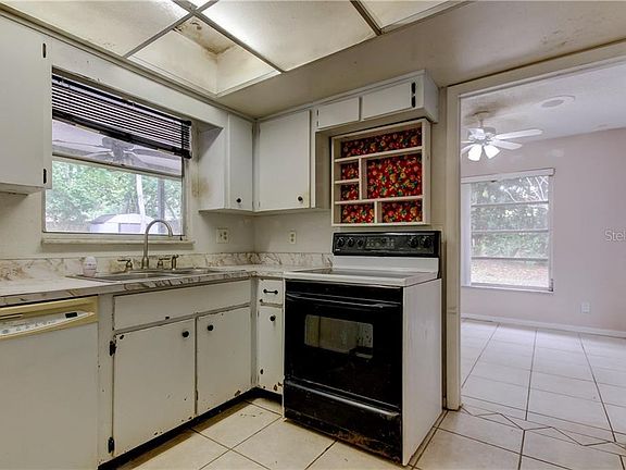 4th image of 1216 Bell Dr