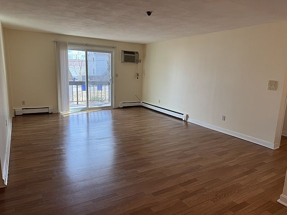 3rd image of 23 North Ave #22