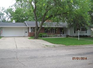 1008 N Estey St, Luverne, MN 56156