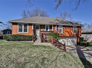 2645 NW London Dr, Blue Springs, MO 64015