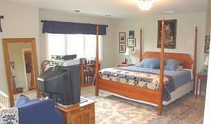 5th image of 47 Huyler Dr