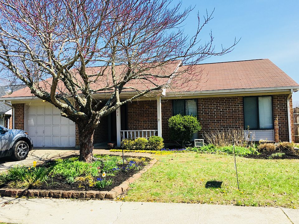 2nd image of 1504 Springfield Dr