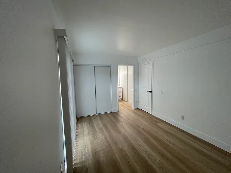 1221 E Beechwood St #1B — Photo 7