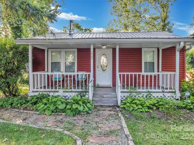 222 Gull Ave, East Flat Rock, NC, 28726
