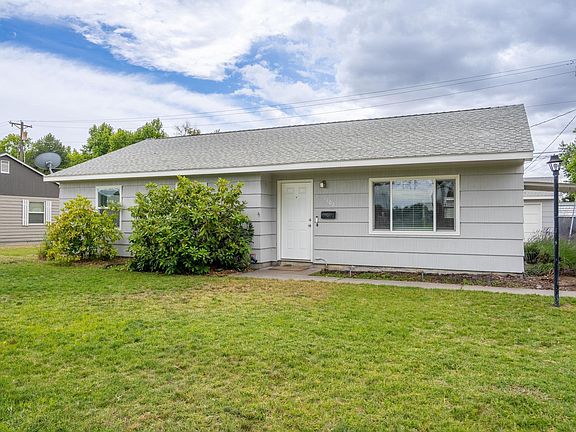 2nd image of 1107 Acacia Ave