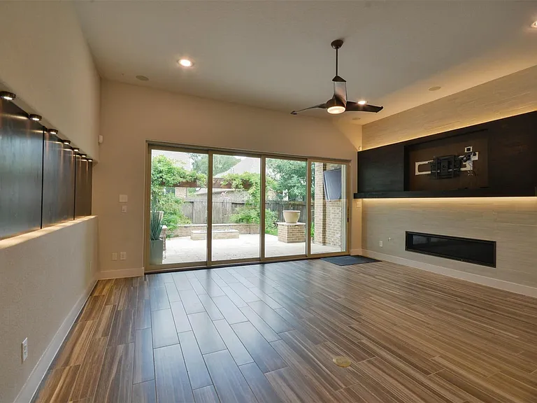 5911 Vineyard Creek Ln — Photo 25