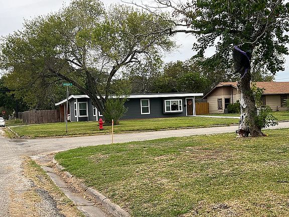 3rd image of 1819 Justice Dr