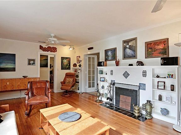 4th image of 1825 21st Ave