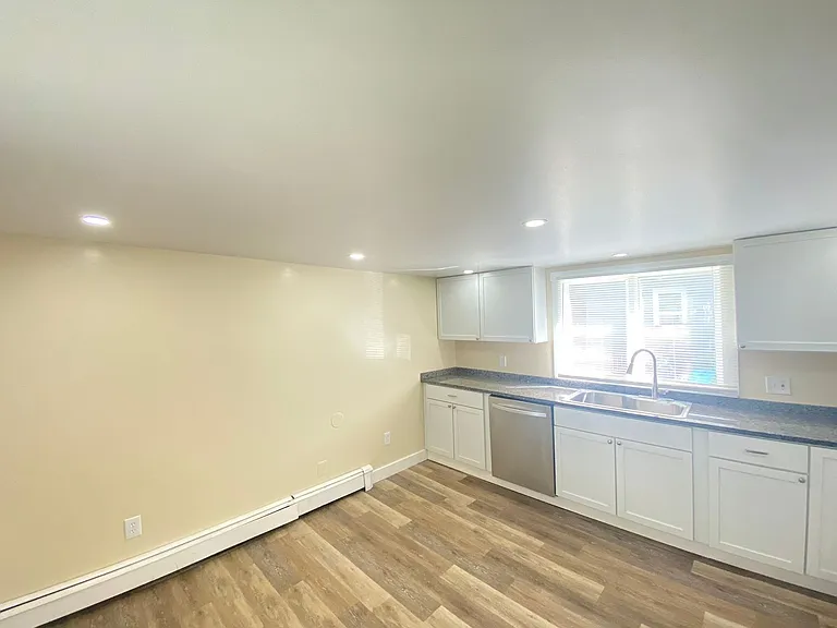 77 Franklin St — Photo 3
