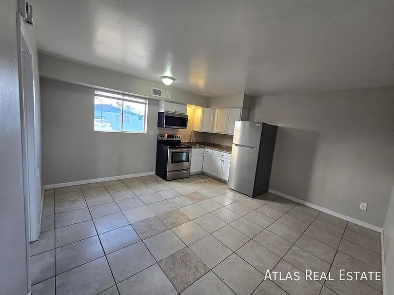 755 E Millett Ave #A — Photo 8