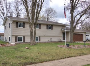 1815 Sunny Ln, Eau Claire, WI 54703