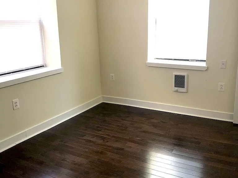 Sherwood Court Apartments — Photo 17