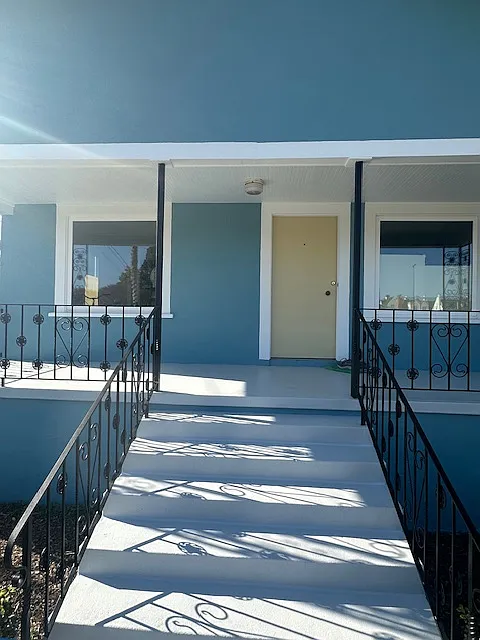 2 bed, 864 sqft, $5,775 — Photo 2