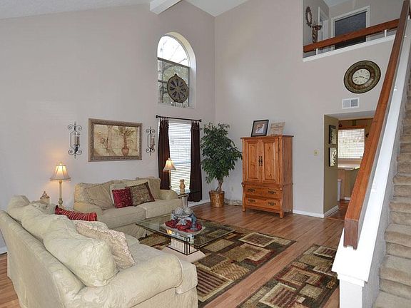 3rd image of 2923 Twin Knolls Dr