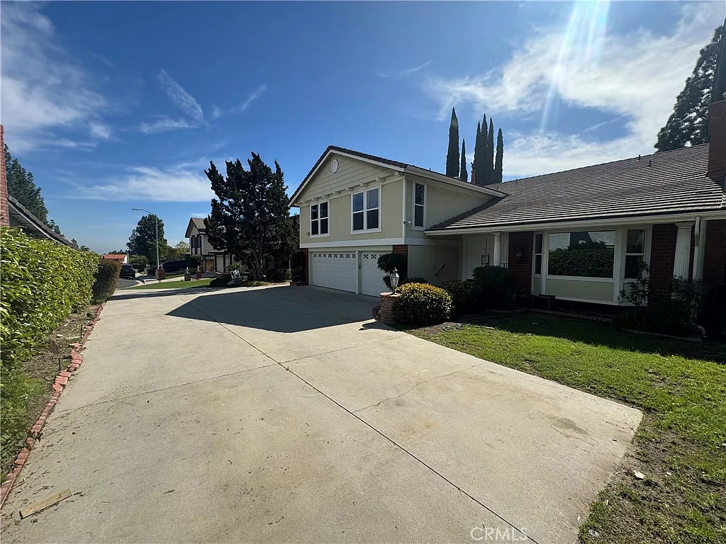 4 bed, 3596 sqft, $6,000 — Photo 3