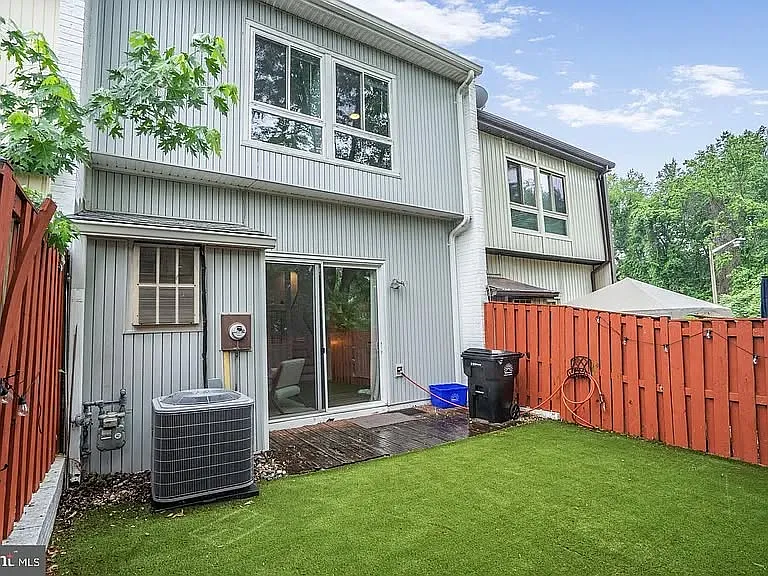 6335 Rockshire St — Photo 11