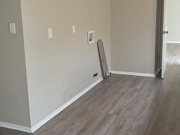 4th image of 8839 Lynbrook Ct