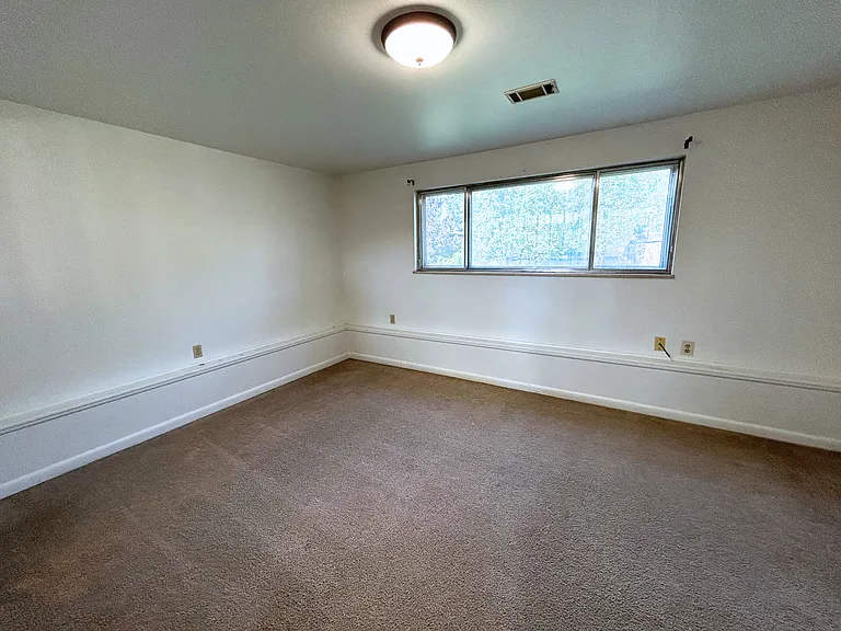 1615 Edora Rd — Photo 5