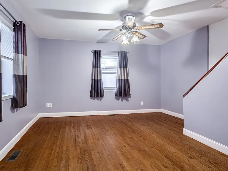 1202 S Alder St — Photo 13