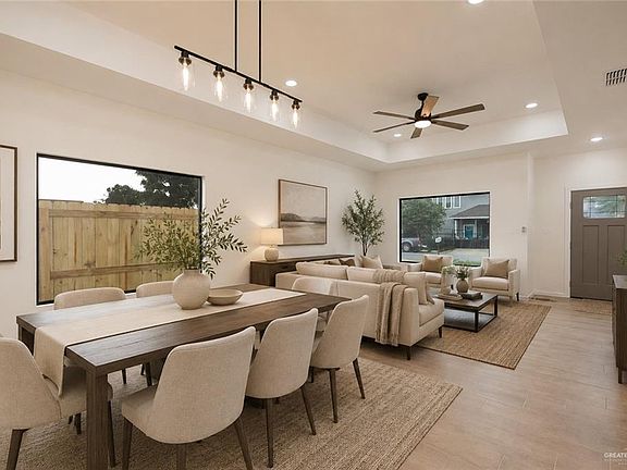 5th image of 818 E Chapa Ave