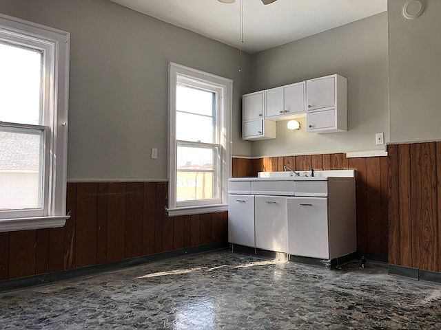 1st image of 111 Woodlawn Ave #2