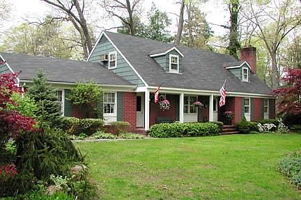 2nd image of 518 Pines Lake Dr E