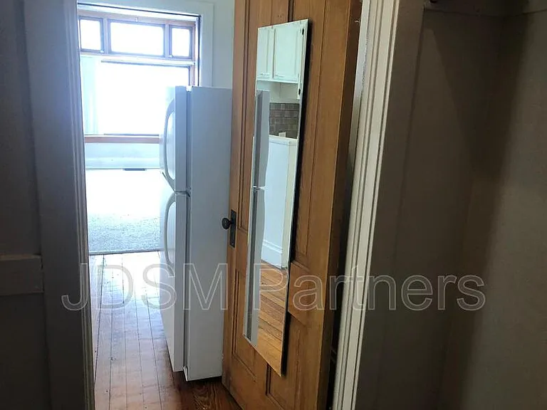 1260 Vine St #1 — Photo 9