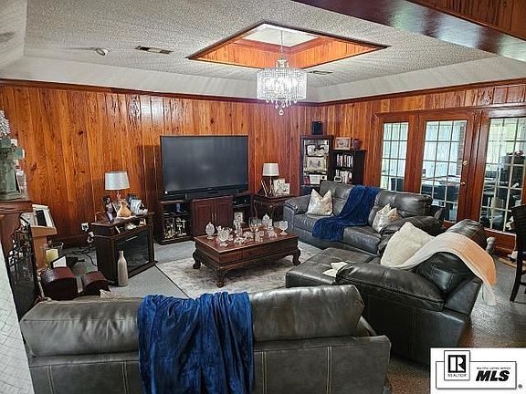 4th image of 10684 Hill Ave