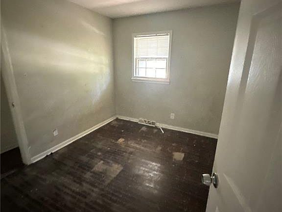 5th image of 9810 Booth Ave