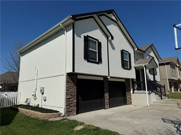 105 SE Hanging Garden St, Blue Springs, MO 64064