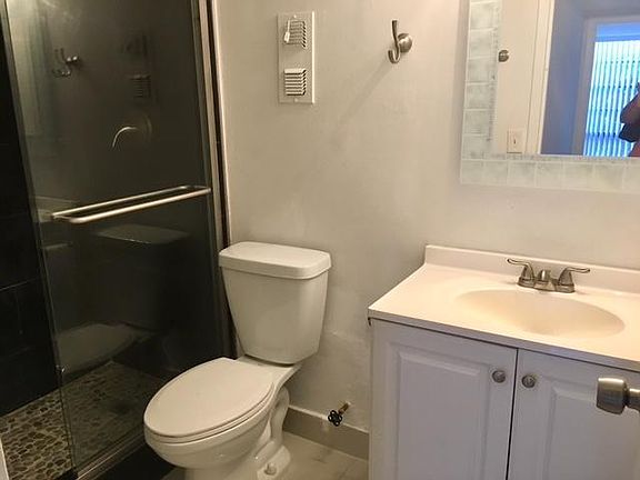 3rd image of 16851 NE 23rd Ave APT 215