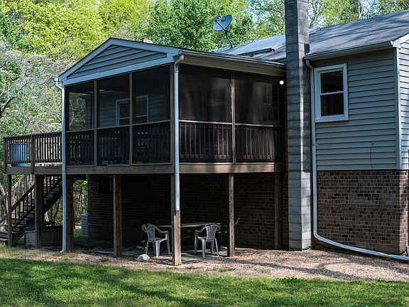 5th image of 205 Princess Ln