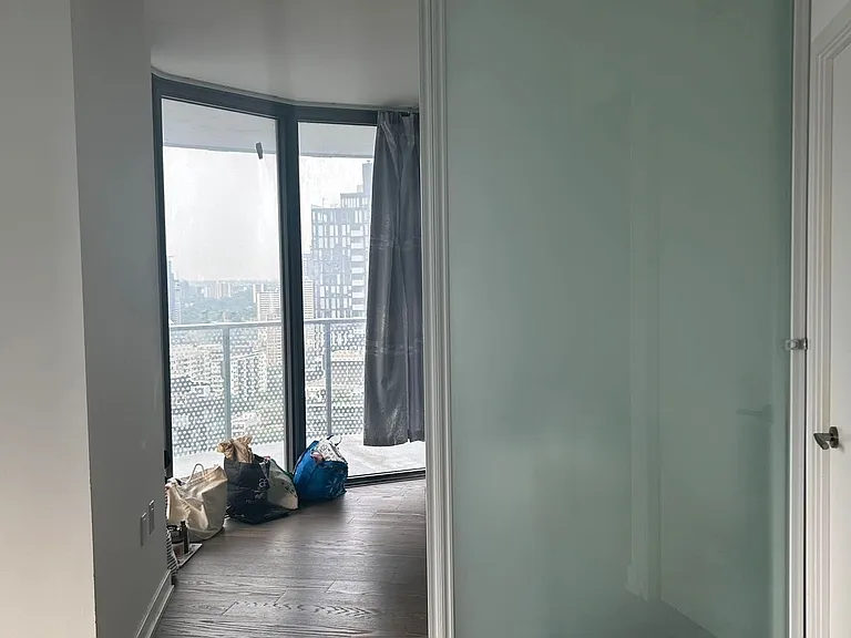 11 Wellesley St W #2811 — Photo 9