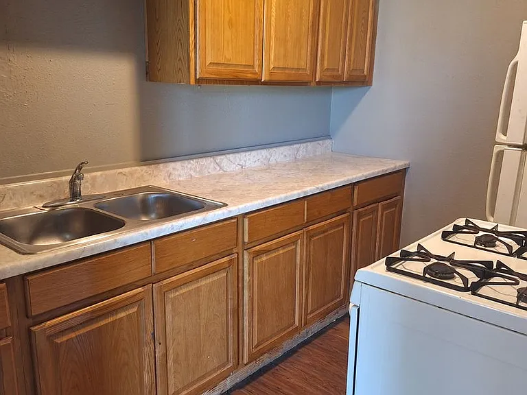 6919 Basilwood Dr — Photo 5