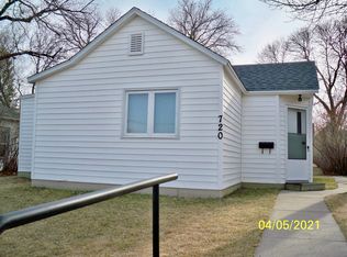 720 3rd Ave NE, Devils Lake, ND 58301