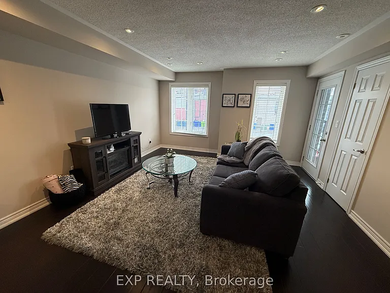 5 Armstrong St #31 — Photo 9