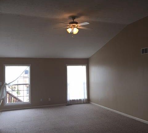 4th image of 524 Meadowcrest Park