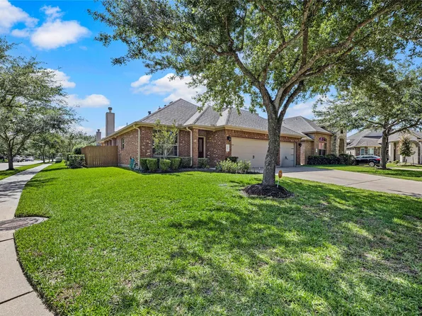949 Ponte Serra Dr, League City, TX 77573