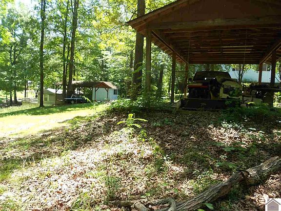 4th image of 39 Little River Ct