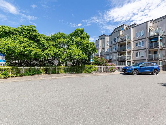 4th image of 14399 103rd Ave #412