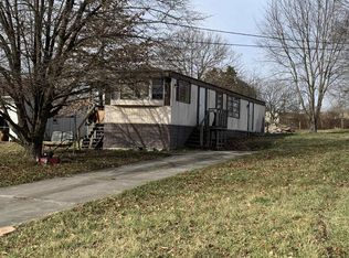 71 Fairview Dr, Peterstown, WV 24963