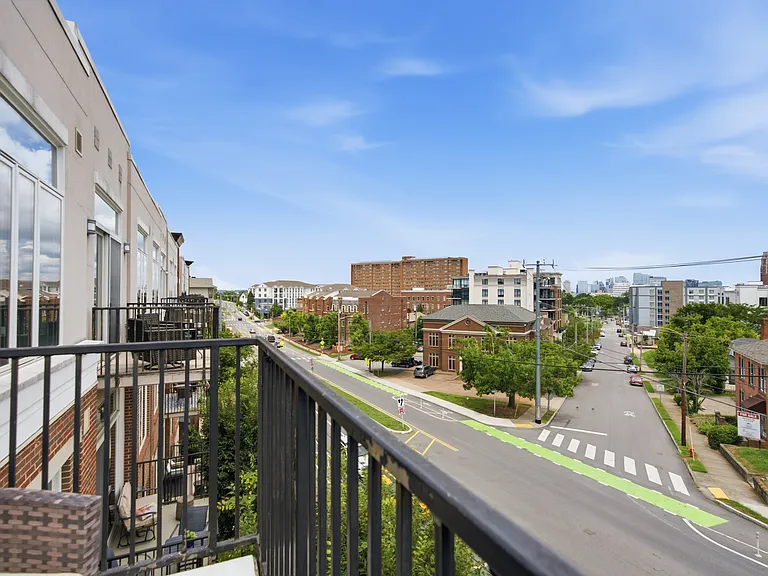205 31st Ave N #310 — Photo 9
