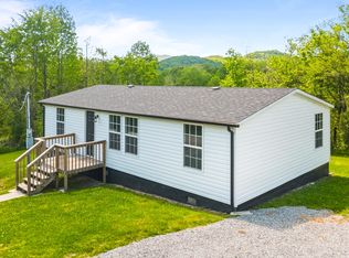 1958 Branam Hill Rd, Jellico, TN 37762
