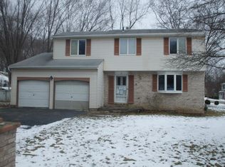 2 Fawn Ln, Export, PA 15632