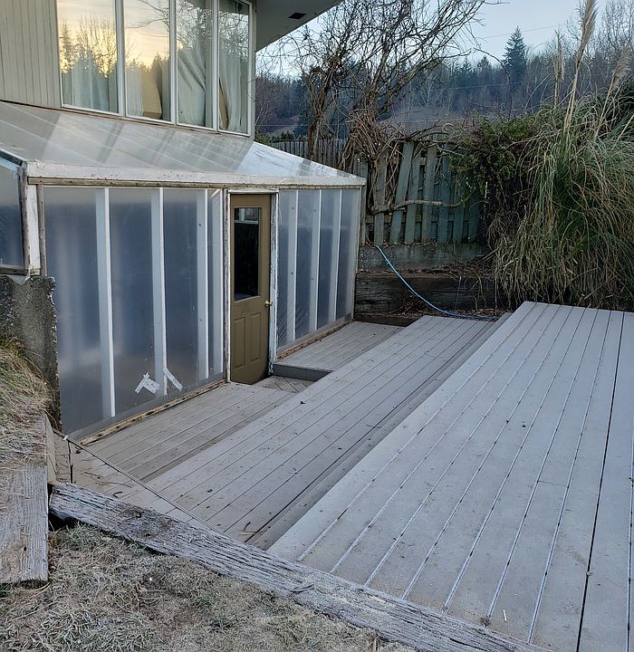 1st image of 82 Veys Dr