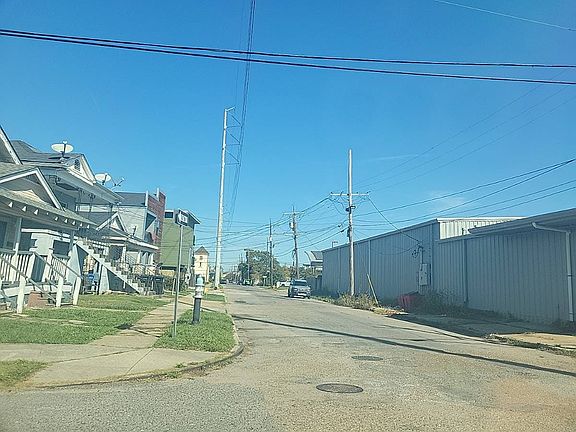 5th image of 3124-3126 Broadway St