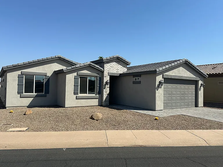 5814 E Lockwood St — Photo 1
