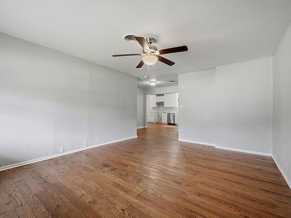 5th image of 2521 N Hickory St