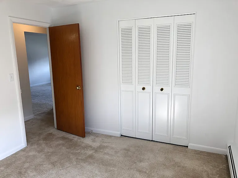 Lexington St Apartments — Photo 95